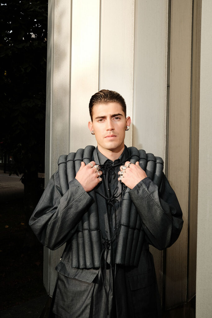 Robin Packalen promokuva.